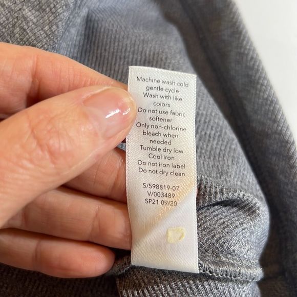 ATHLETA Women’s Bayview Faux Wrap Cap Sleeve Cropped Tee Gray Size Medium - Picture 9 of 10